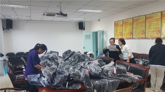 送貨到目的地，西服對數(shù)